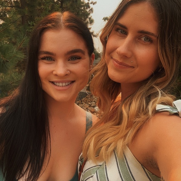 Meet your Posher, Melissa - Picture 3 of 3